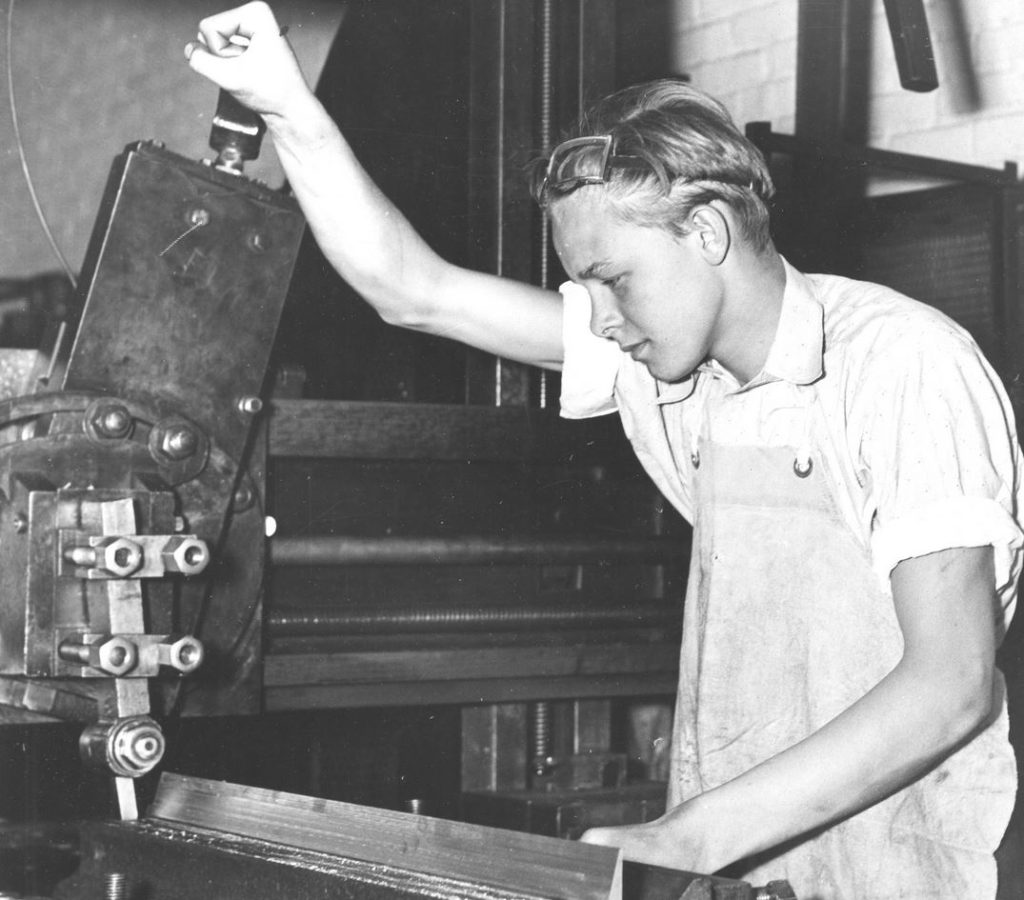 factory 1930s expert apprentice schoolmaster